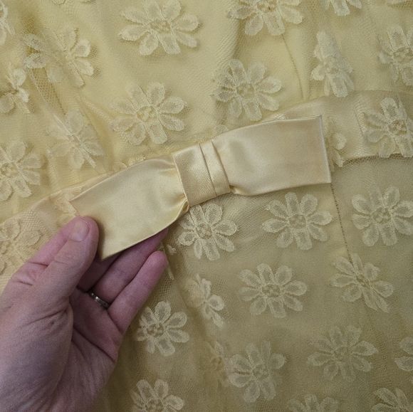 Vintage Union Made Yellow Spring Easter Dress Floral Lace Overlay Sheer Size 10 - Picture 4 of 16